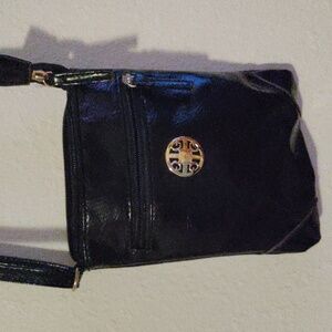 Crossbody purse